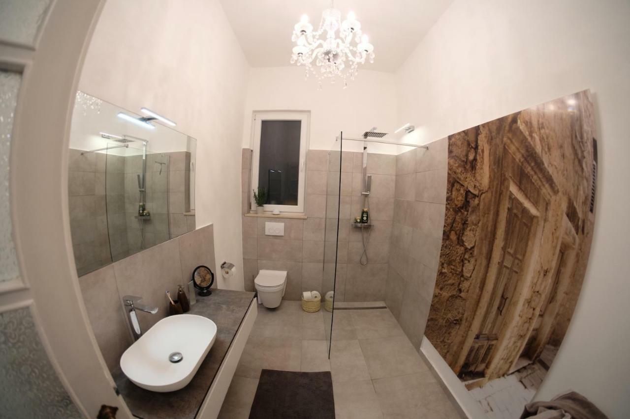 Luxury Old Town Apartment بولا المظهر الخارجي الصورة
